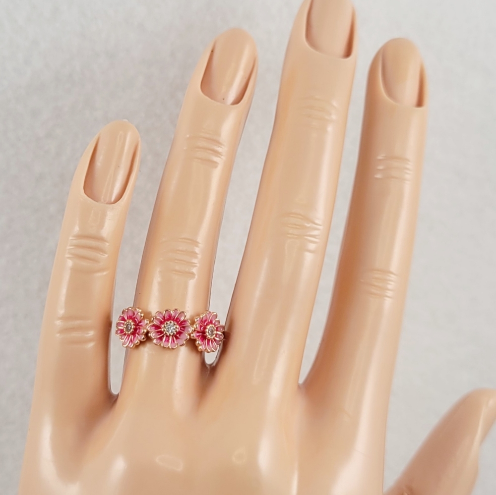 Rose Gold Three Flower Ring - Picture 12 of 13